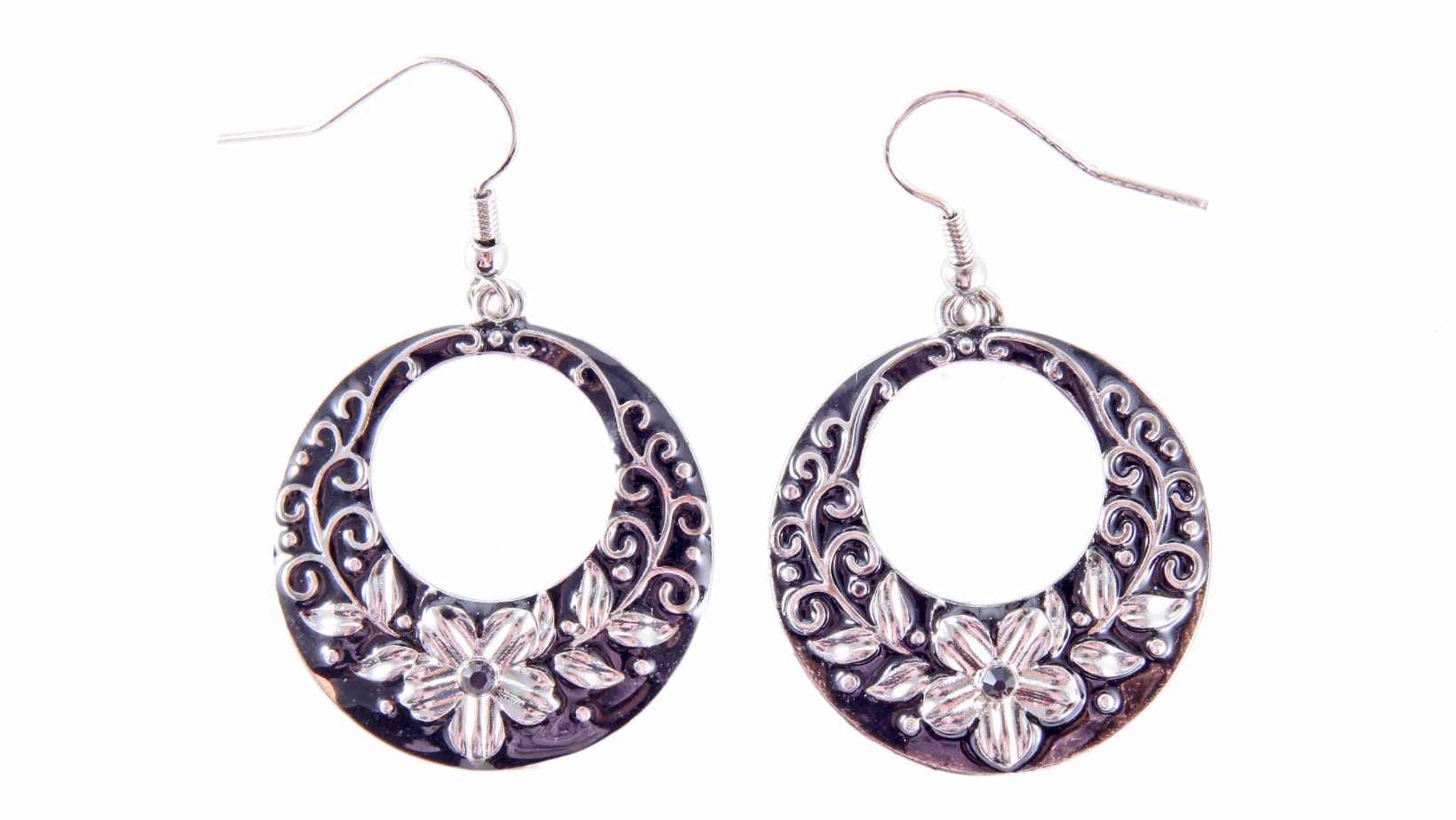 How To Choose Silver Dangle Earrings?