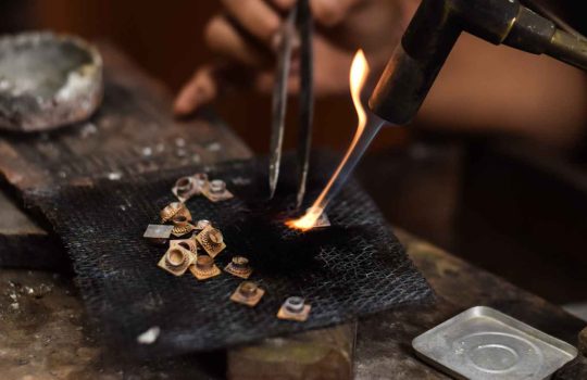 מעצבת תכשיטים2